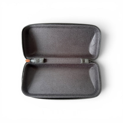 Estuche rígido con cremallera para gafas de sol