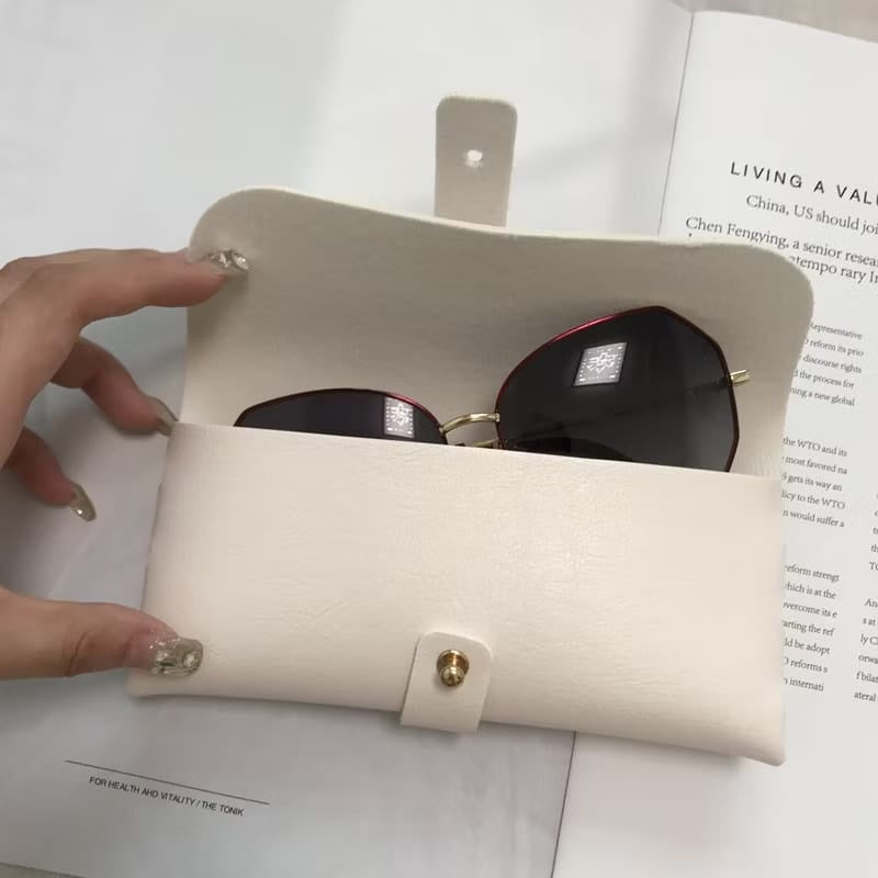 Estuche clásico de cuero para gafas – Elegante y duradero
