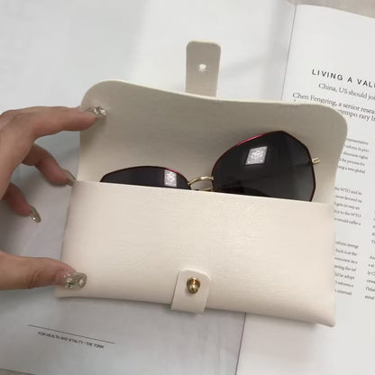 Estuche clásico de cuero para gafas – Elegante y duradero